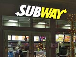 Крупнейшая в мире сеть ресторанов быстрого питания Subway была заподозрена в обмане посетителей - длина ее сэндвичей оказалась короче рекламируемых размеров