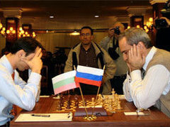 Веселин Топалов против Гарри Каспарова. Фото chessbase.com