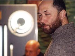 Тимур Бекмамбетов, фото с сайта dozorfilm.ru Тимур Бекмамбетов, фото с сайта dozorfilm.ru