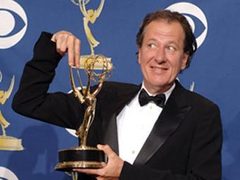 Статуэтка "Эмми", фото с сайта emmyonline.org Статуэтка "Эмми", фото с сайта emmyonline.org
