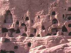 Пещеры-кельи в Бамиане. Фото с сайта perso.wanadoo.fr Пещеры-кельи в Бамиане. Фото с сайта perso.wanadoo.fr
