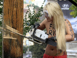  Femen   ,                      Pussy Riot