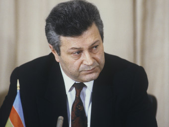 .  1992 ,  ,  